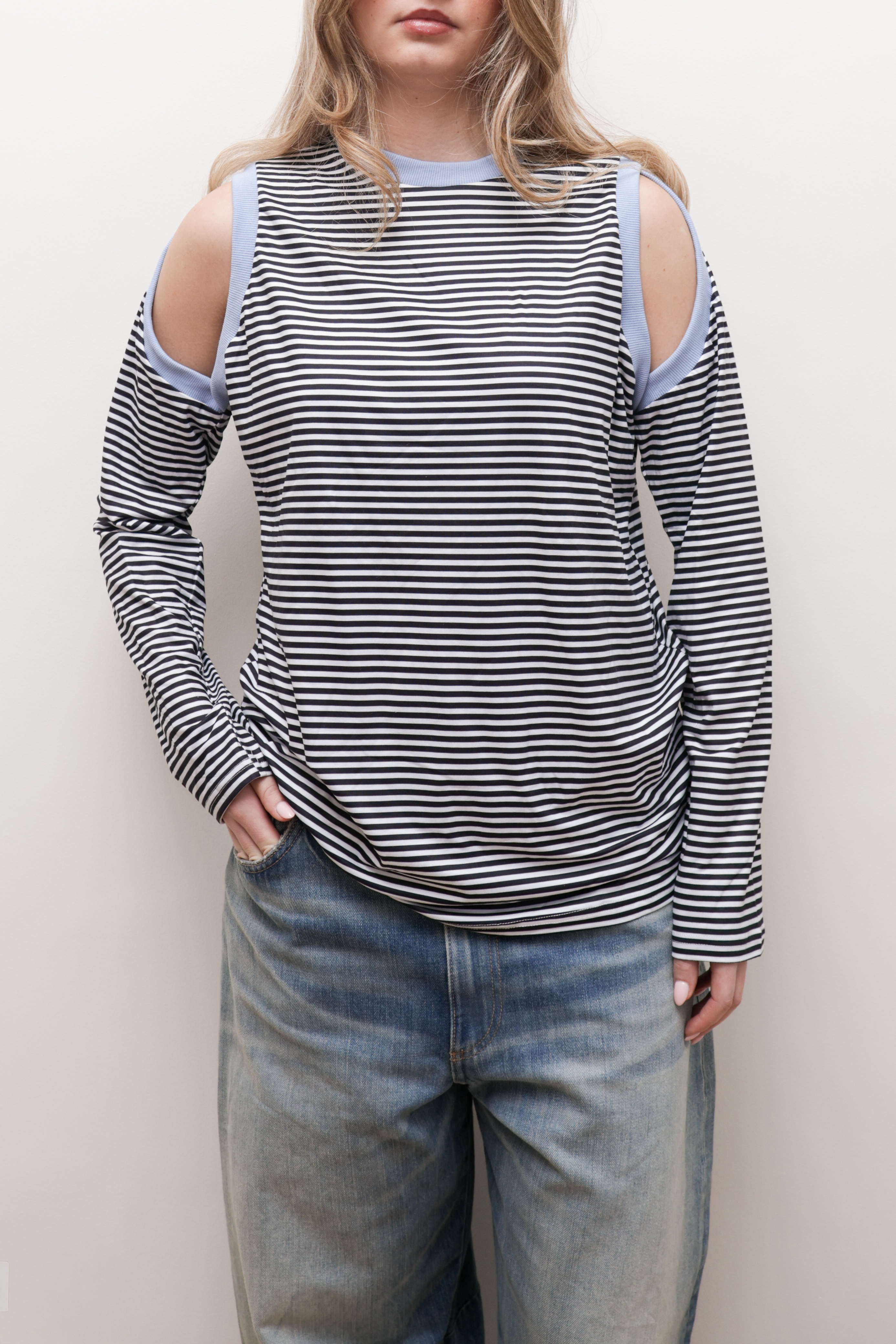 STRIPED CUT-OUT SHOULDER LONG SLEEVE TOP