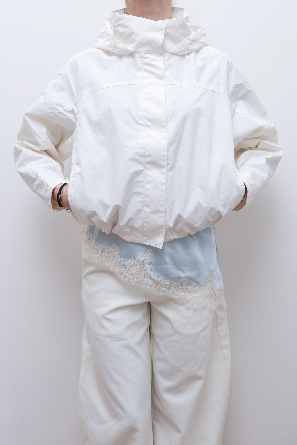 MODERN HIGH-COLLAR BOXY WINDBREAKER