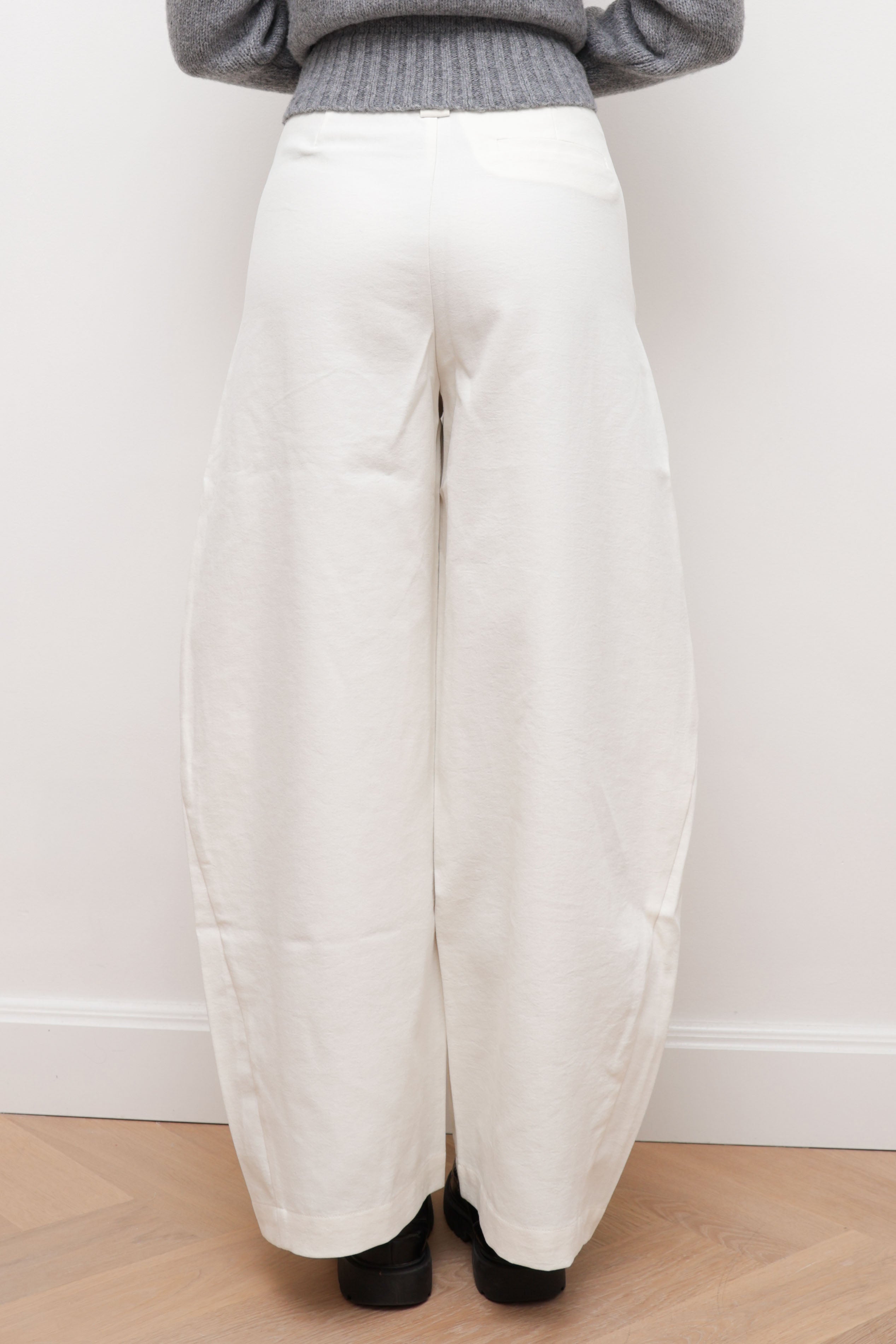 WIDE-LEG TAILORED TROUSERS