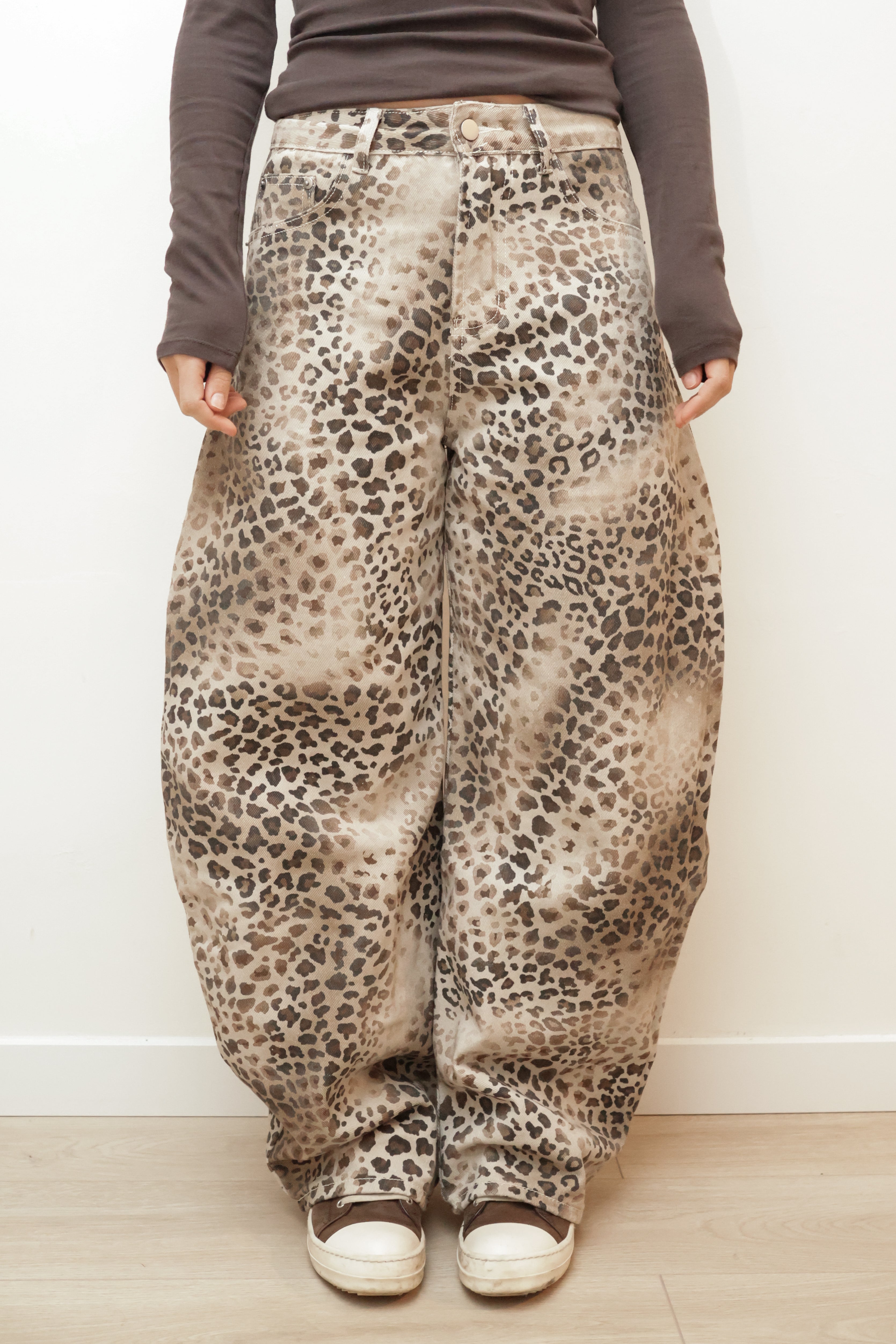 LEOPARD BALLOON FIT BARREL PANTS
