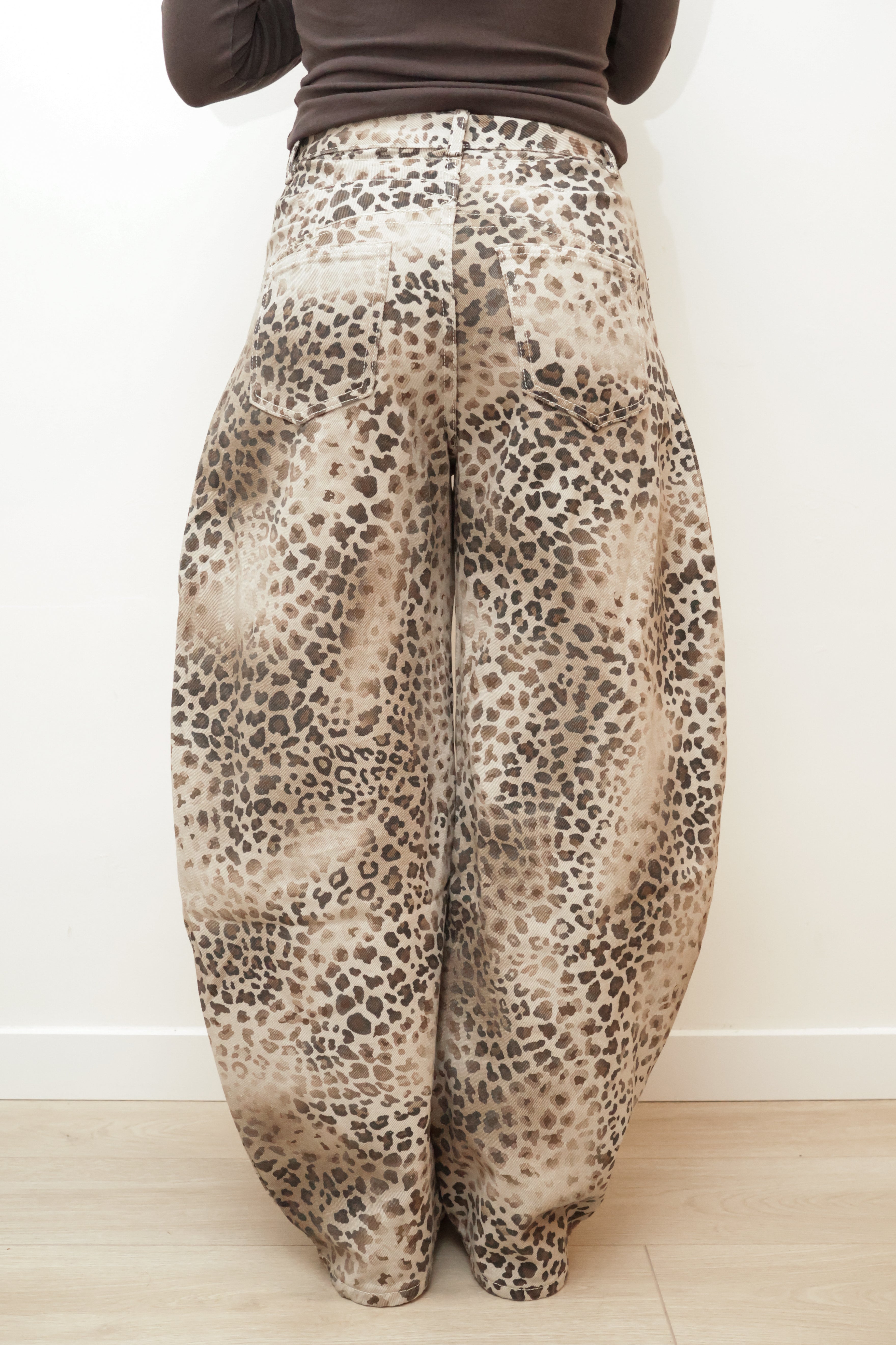 LEOPARD BALLOON FIT BARREL PANTS