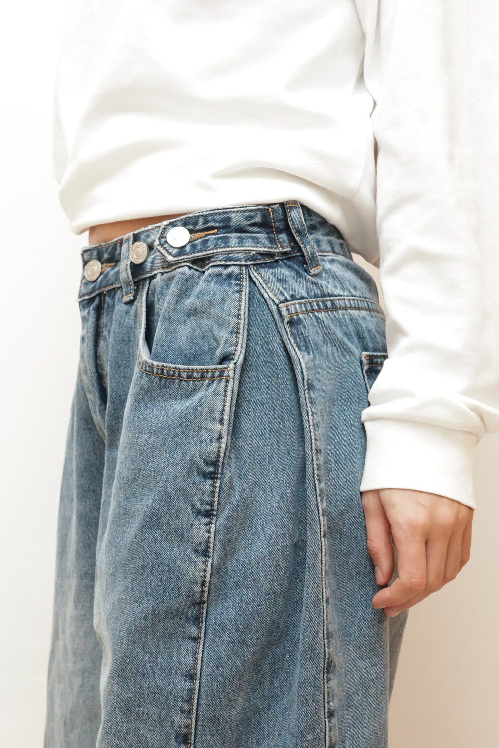DOUBLE WAIST PLEATED WIDE LEG DENIM PANTS