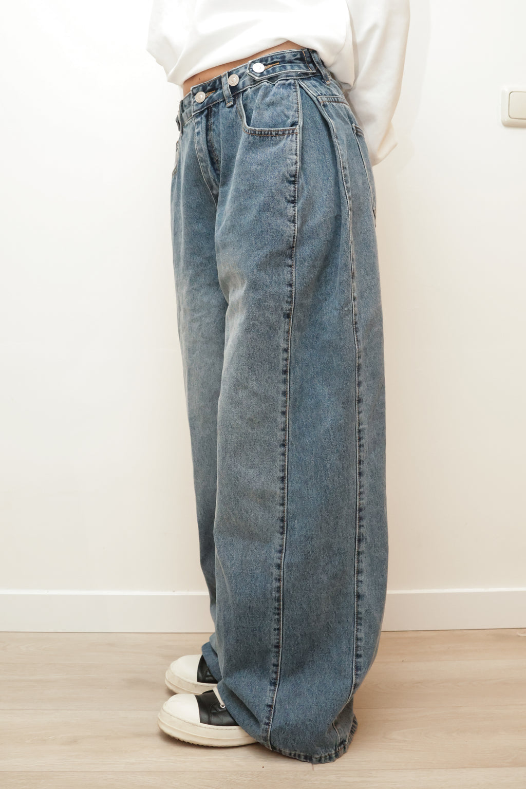 DOUBLE WAIST PLEATED WIDE LEG DENIM PANTS